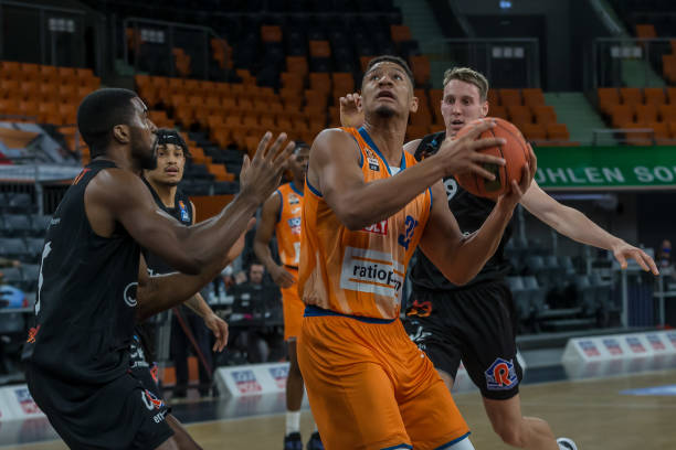 上海久事男 上海久事男